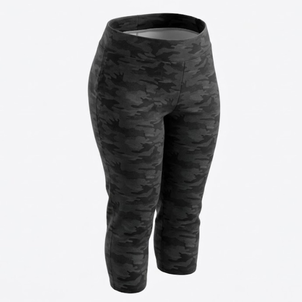 Torrid Black Camo Ponte Pull-On Crop Pants 4X | Stretchy Cropped Leggings